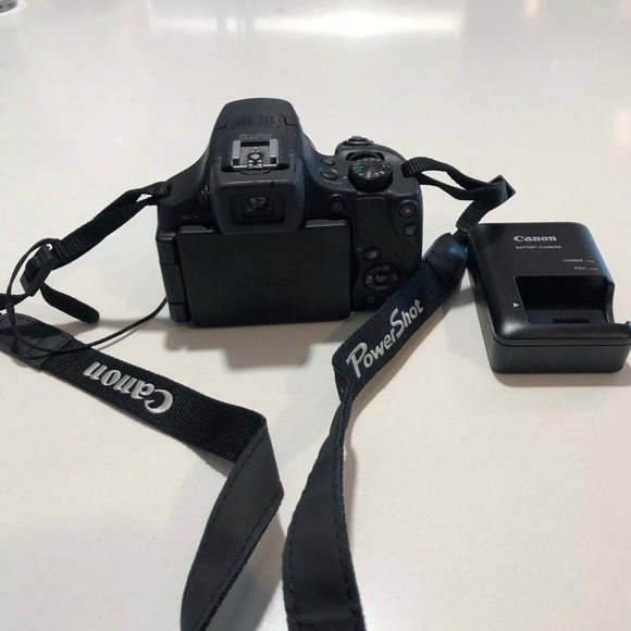 Canon PowerShot SX60 HS 16.1MP Digital Black - Picture 4 of 5